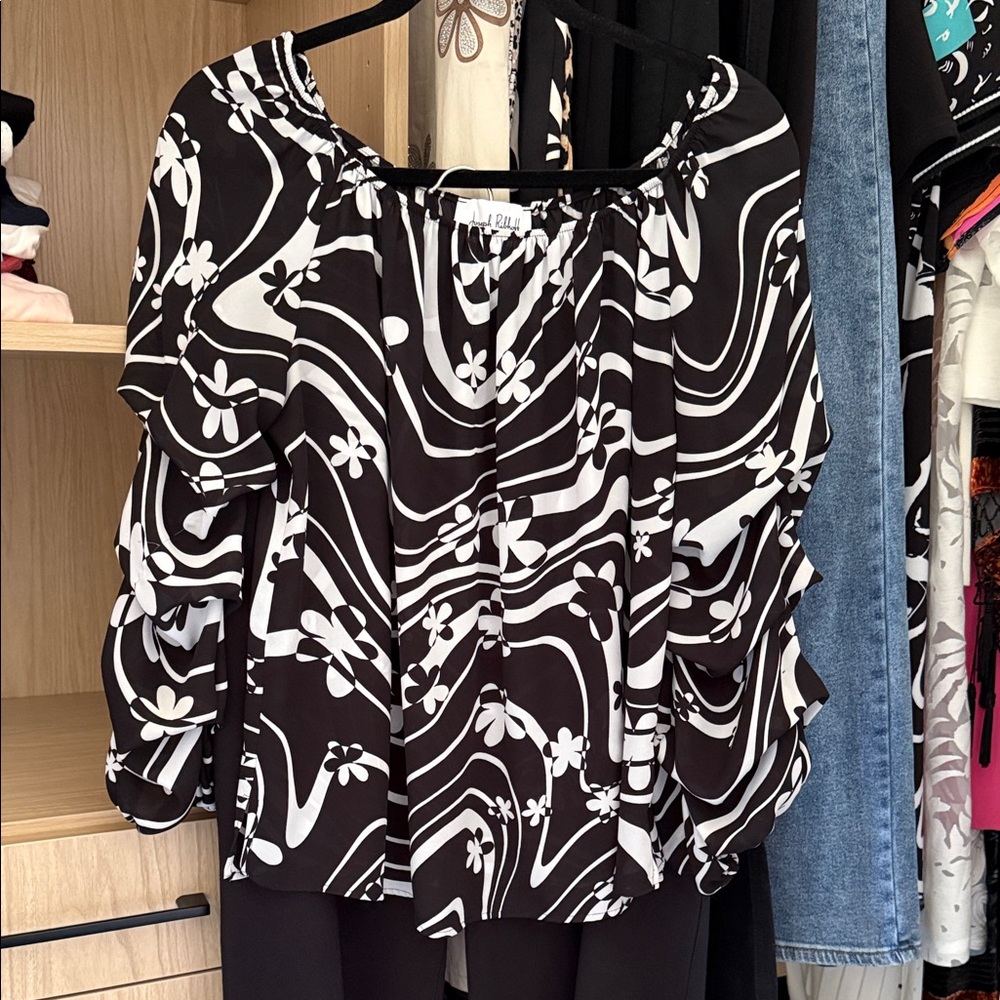 Joseph Ribkoff Black and White Swirl Floral Blouse Sz. 12